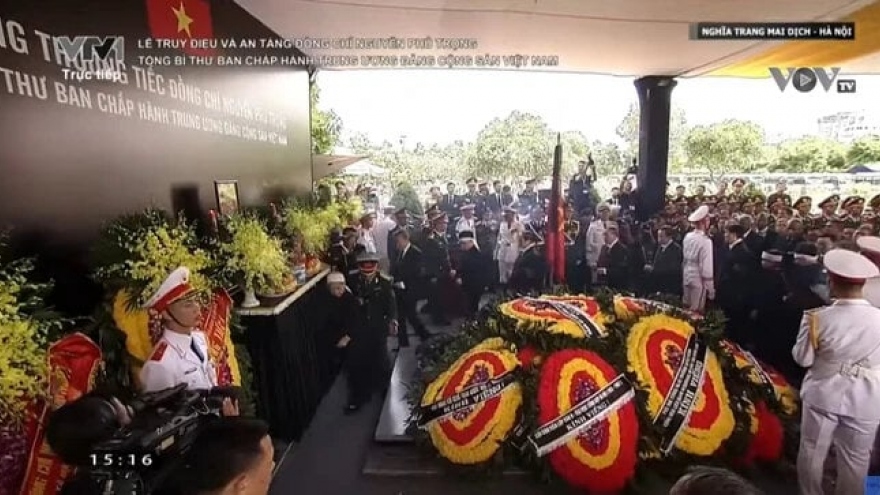 Party General Secretary laid to rest at Hanoi’s Mai Dich cemetery